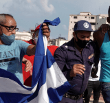 Cómo 'Patria y Vida' se convirtió en el himno de las protestas antigubernamentales en Cuba