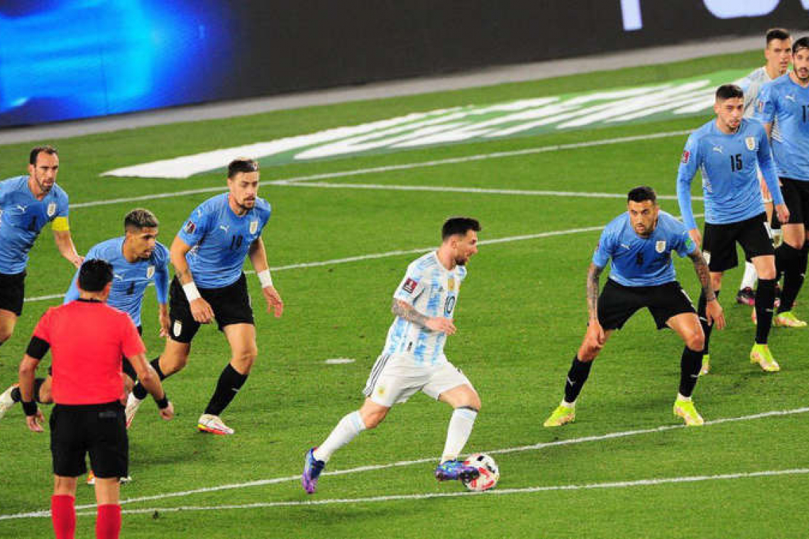 La increíble imagen viral de Messi en el triunfo frente a Uruguay