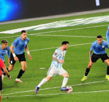 La increíble imagen viral de Messi en el triunfo frente a Uruguay