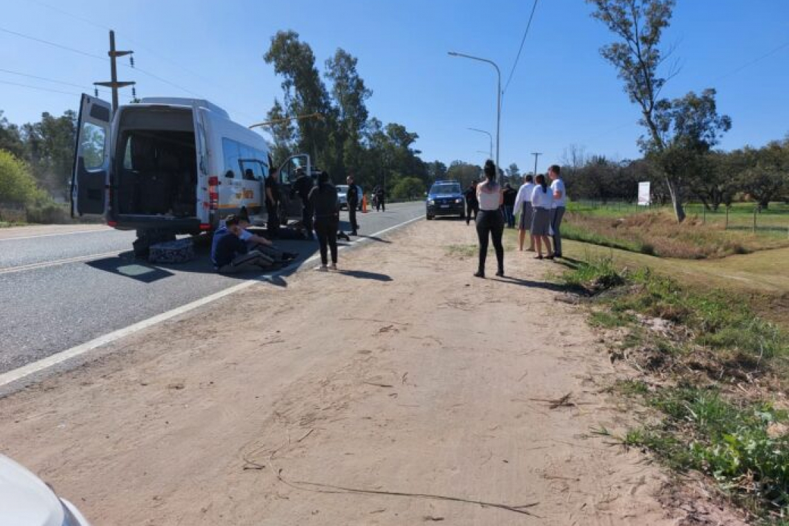 GRAVÍSIMO: Atacaron una combi con cadetes del Liceo Militar Gral Belgrano 