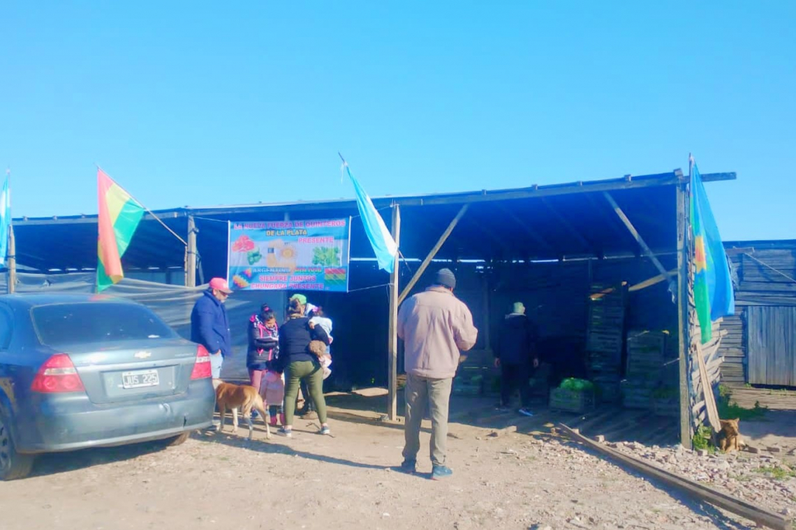 PRODUCTORES BOLIVIANOS HACEN LA DONACIÓN DE VERDURAS PARA COMEDORES Y HOSPITALES 